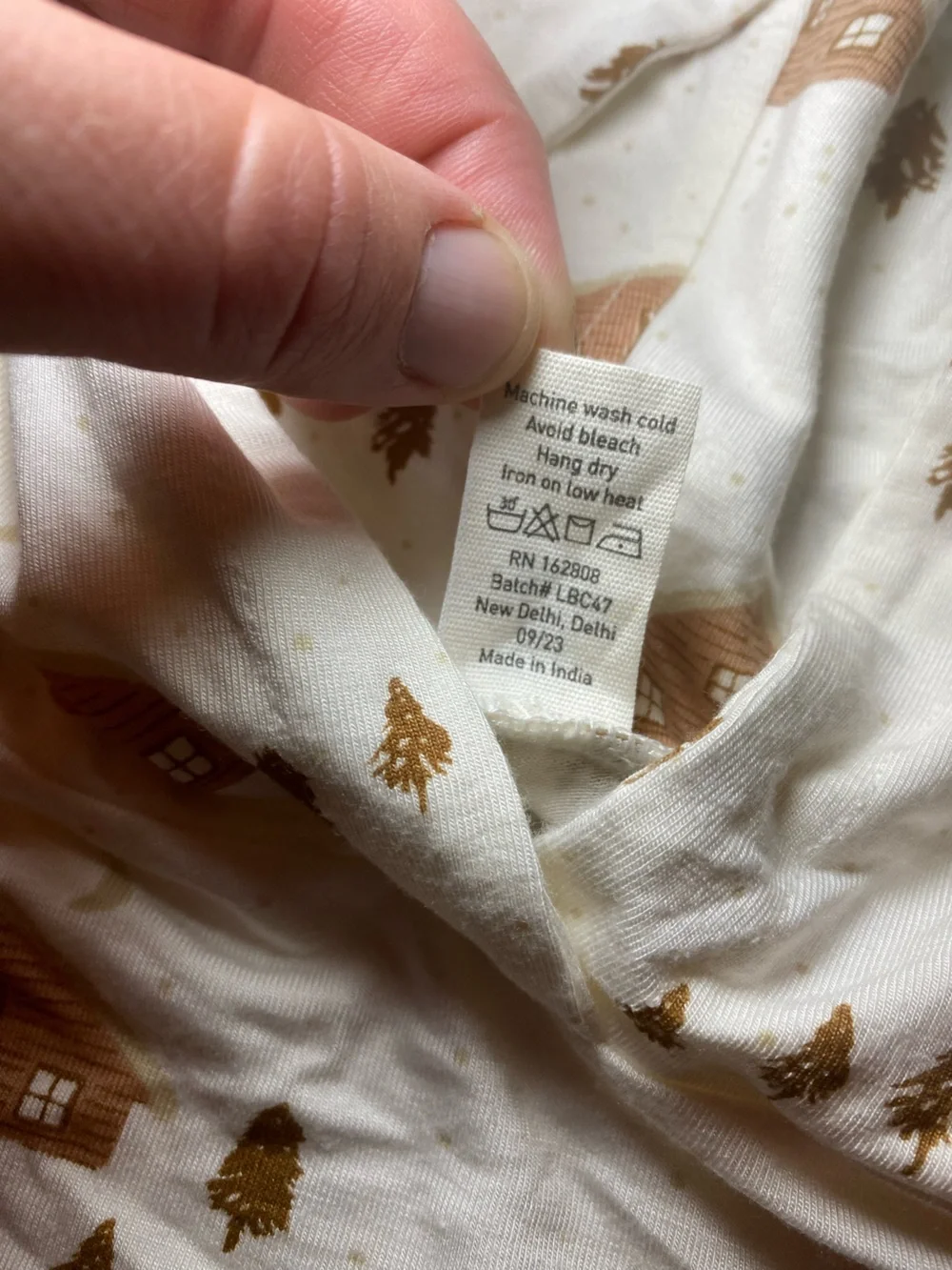 EUC Like New Bamboo Jersey Hoodie with Tan Cabin/Tree/Nature/Camping/Moon Print